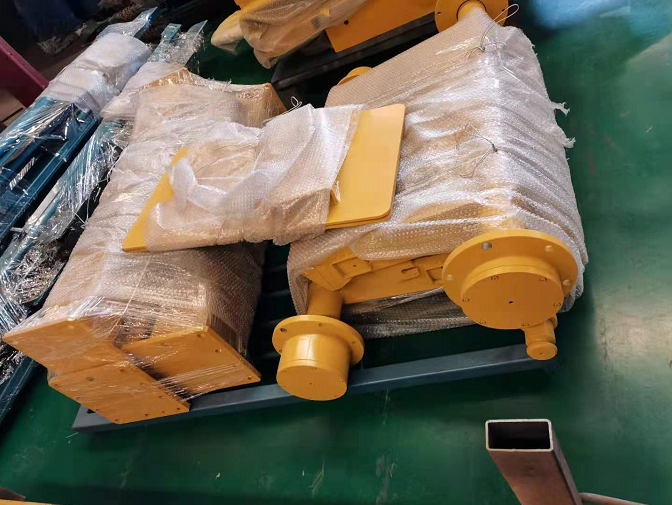 山东矿安机电自主研发的新型断带抓捕器装车发货